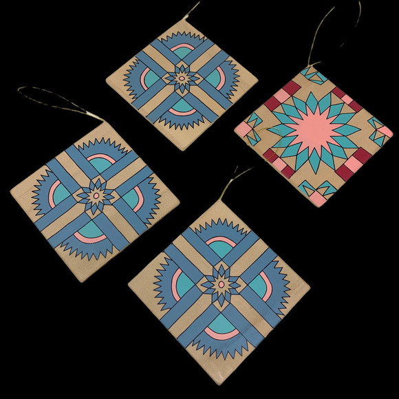 NEW Lot x 4 Southwestern Painted Wooden Balsa Christmas Tree Ornaments 4 x 4 NEW - Picture 1 of 4